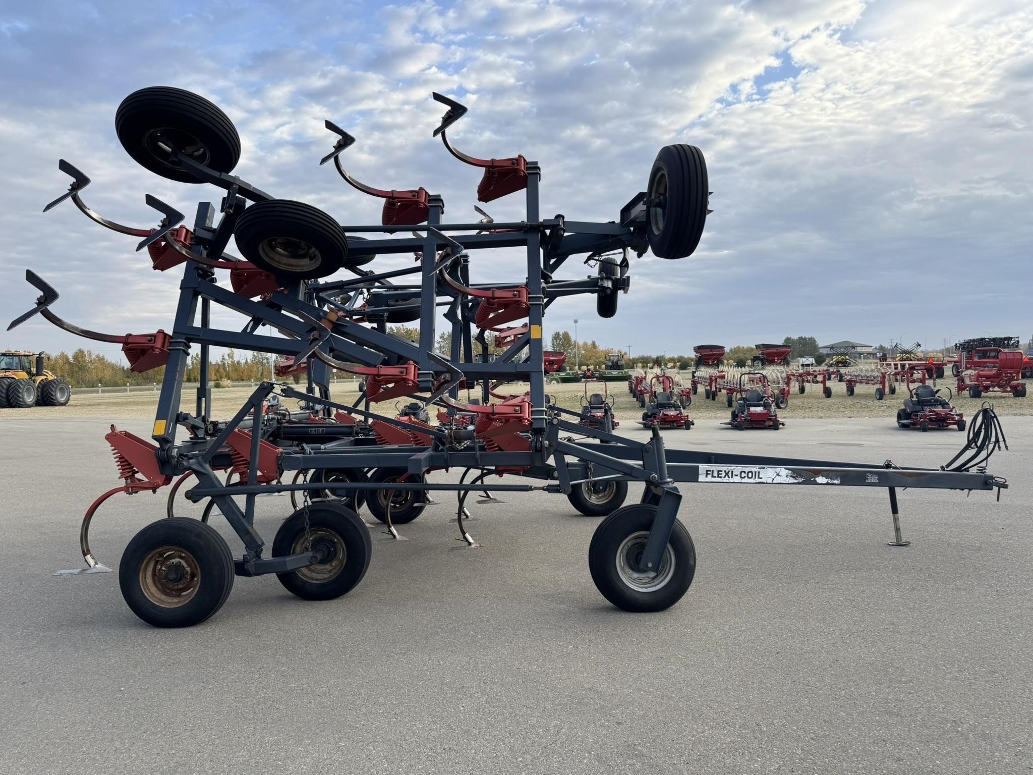 1997 Flexi-Coil 820 Field Cultivator