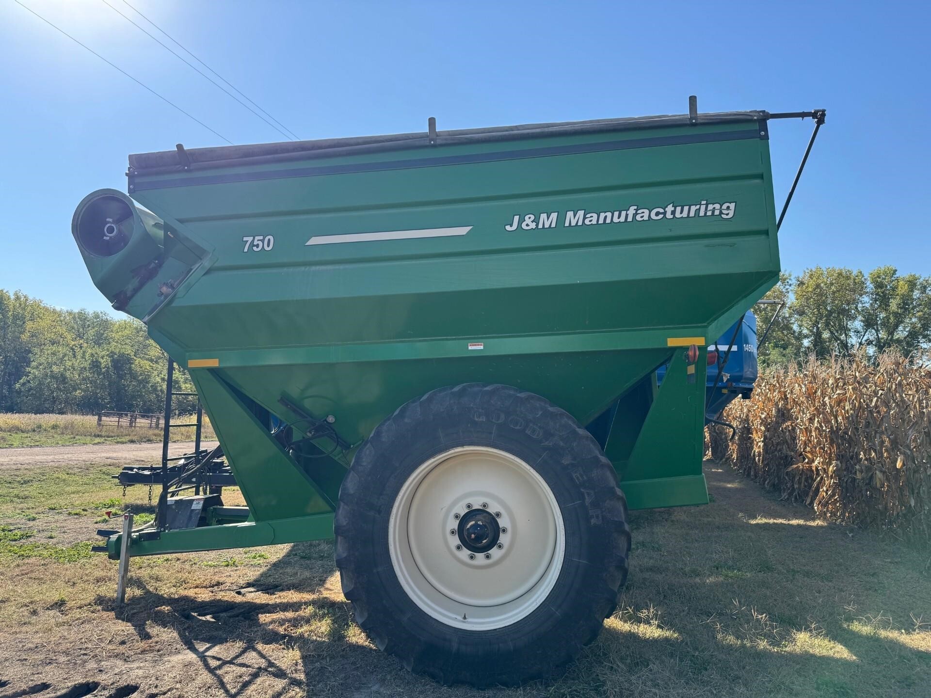 2006 J&M 750-18 Grain Cart