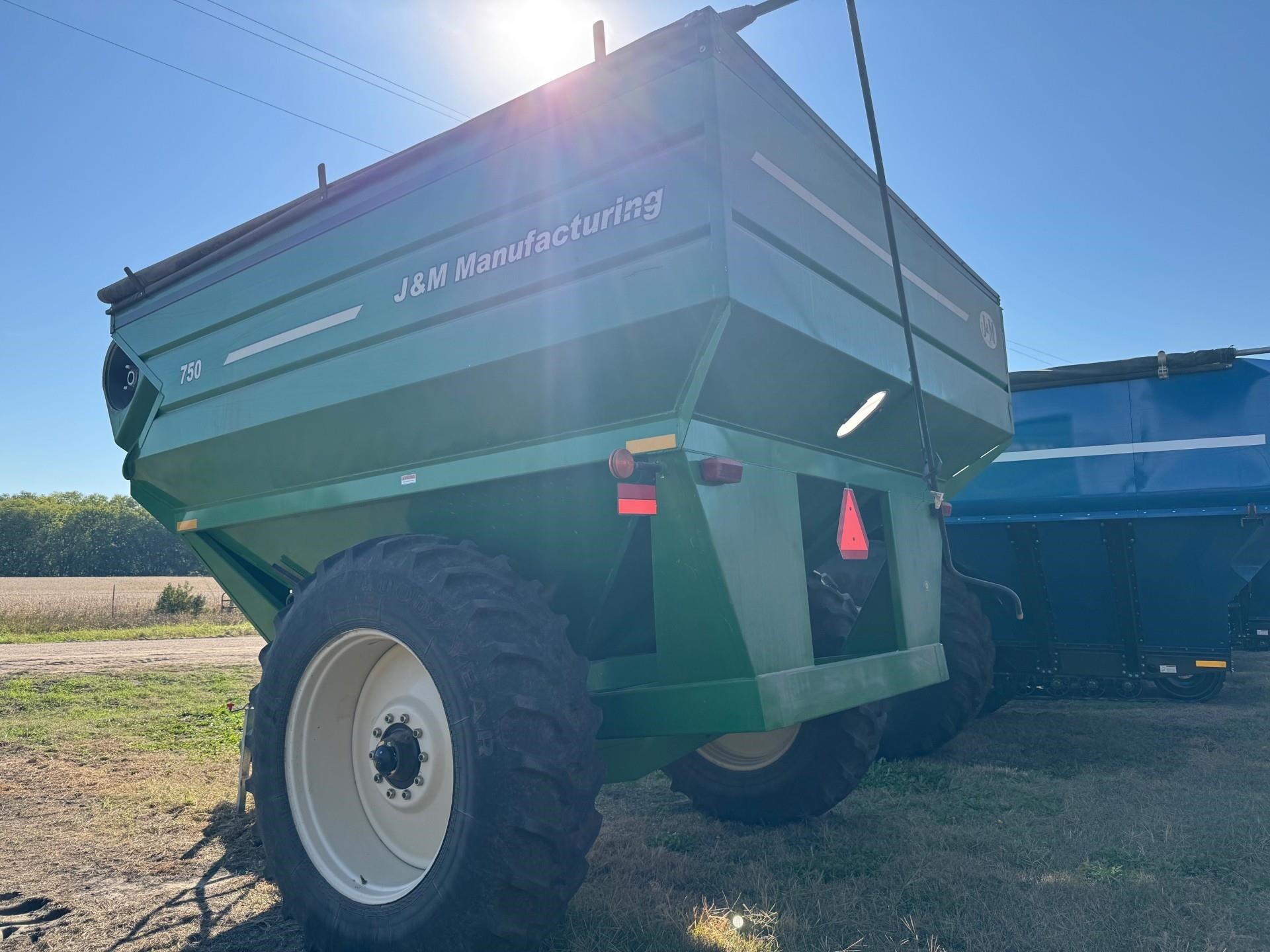 2006 J&M 750-18 Grain Cart
