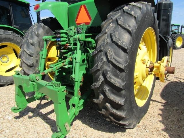 2014 John Deere 7210R Tractor