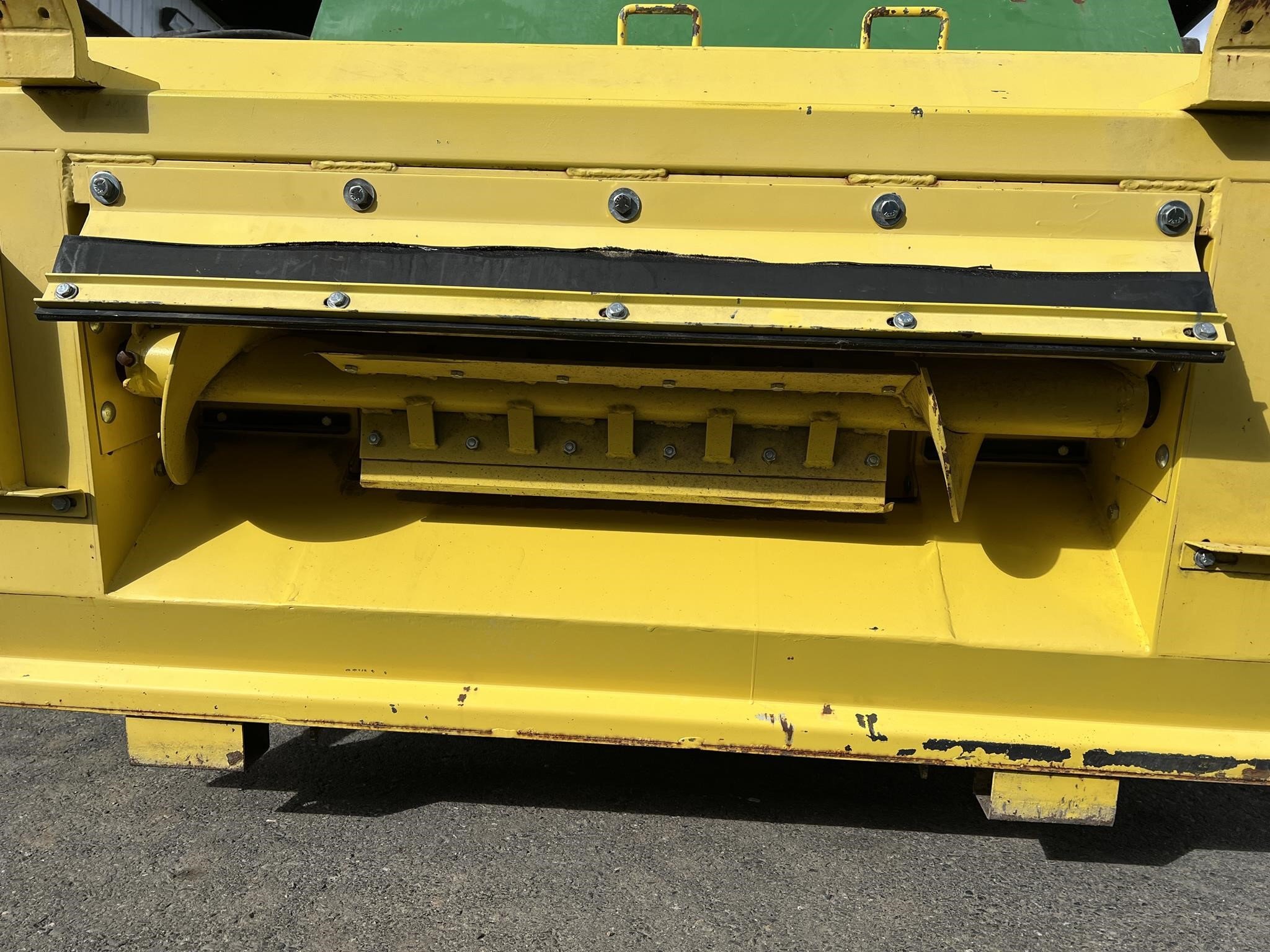 Lindquist Earlage Adapter Harvesting Attachment - $12,000 | Machinery Pete