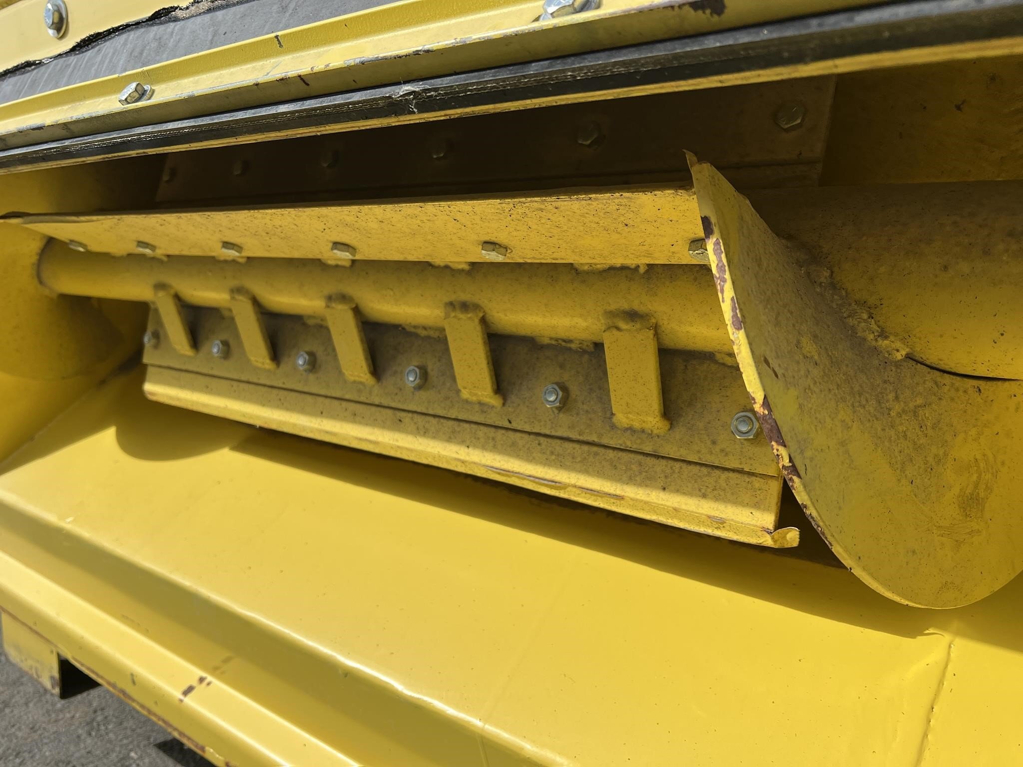 Lindquist Earlage Adapter Harvesting Attachment - $12,000 | Machinery Pete