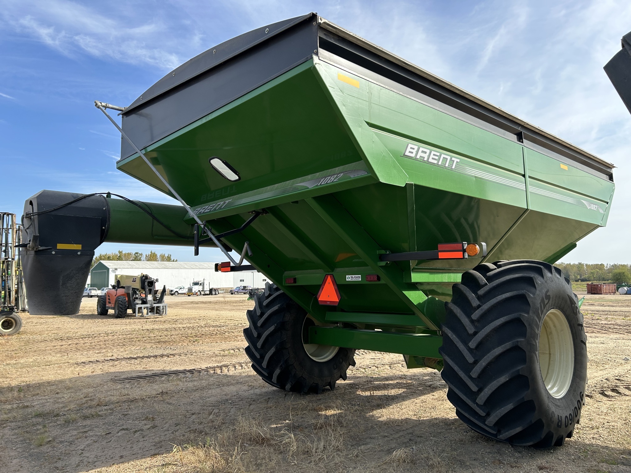 2010 Brent 1082 Grain Cart