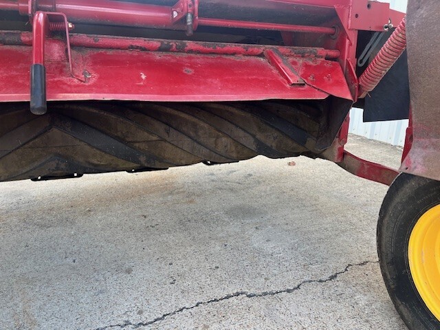 2016 New Holland H7220 Mower Conditioner