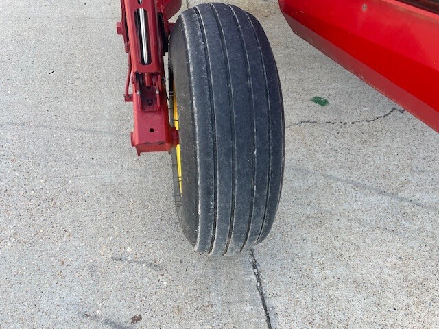 2016 New Holland H7220 Mower Conditioner