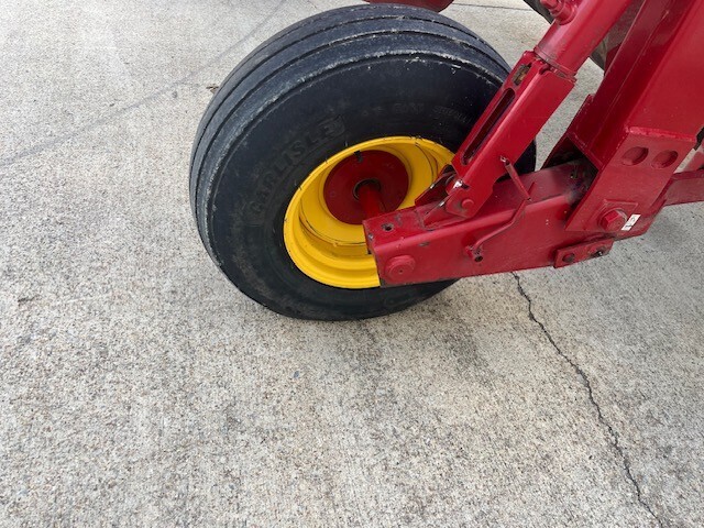 2016 New Holland H7220 Mower Conditioner