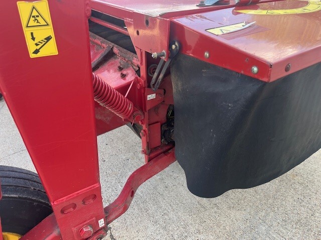 2016 New Holland H7220 Mower Conditioner