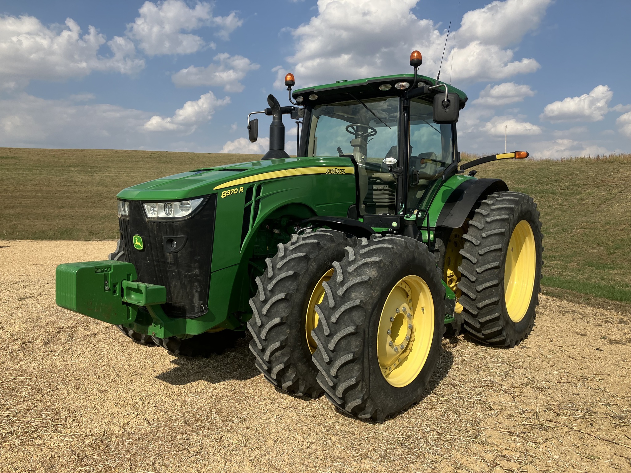 2017 John Deere 8370R Tractor