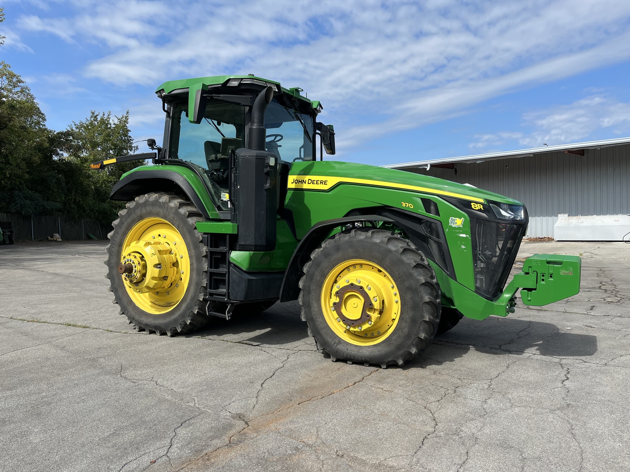 2023 John Deere 8R 370 Tractor