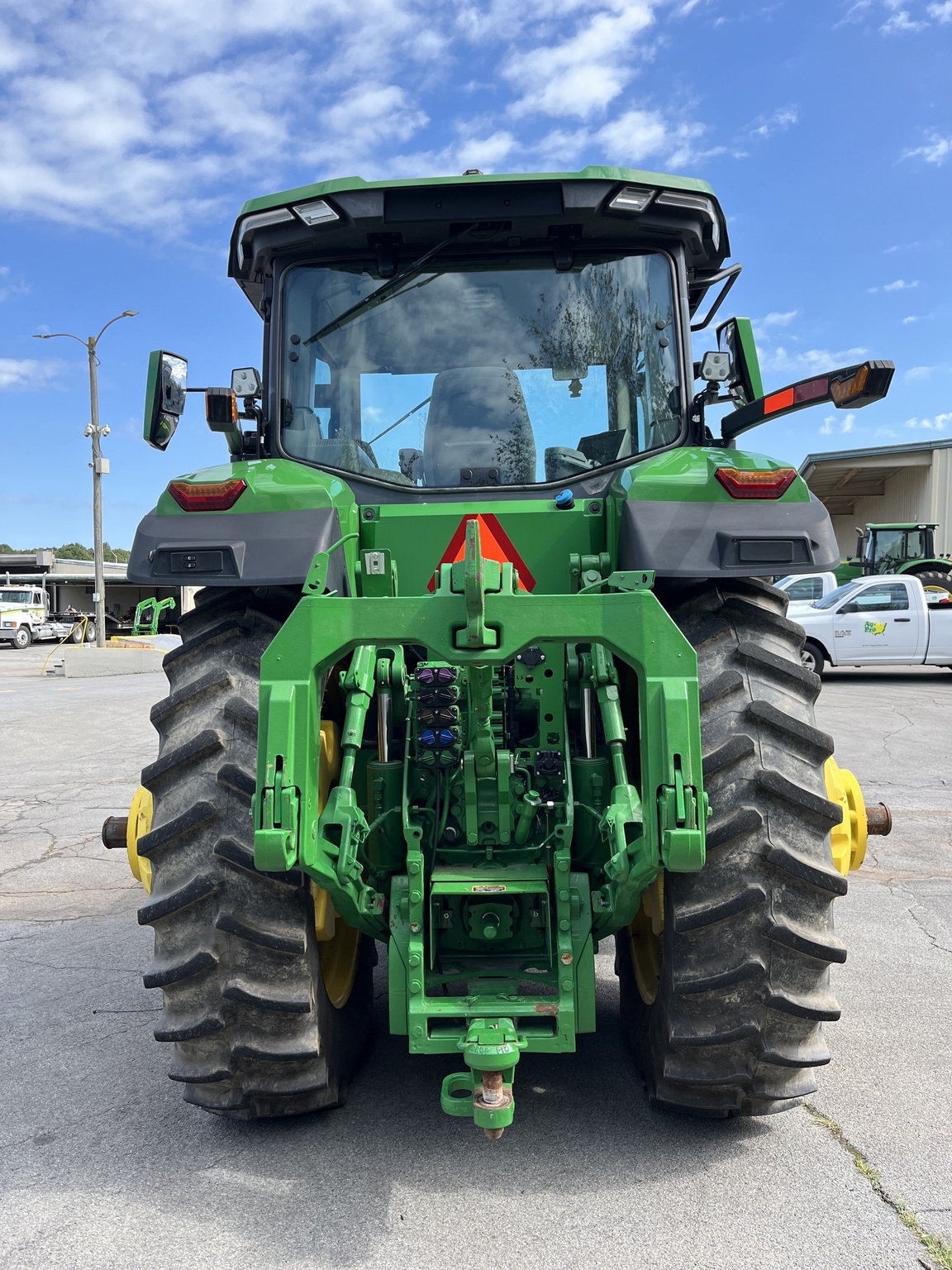 2023 John Deere 8R 370 Tractor