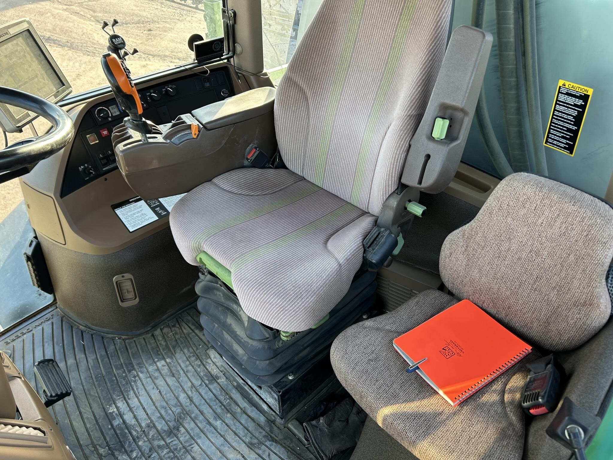 2013 John Deere 4830 Self-Propelled Sprayer