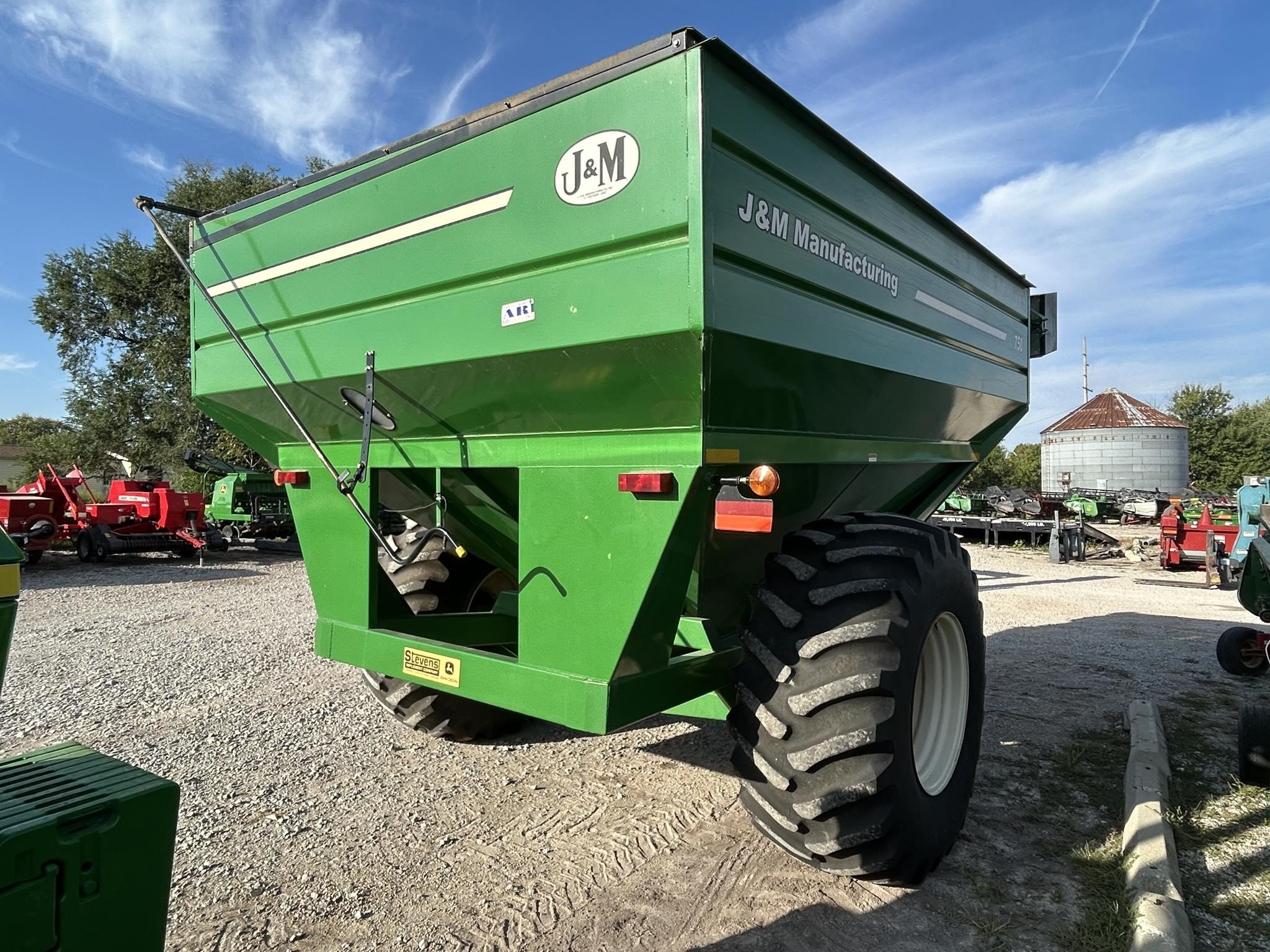 2010 J&M 750-18 Grain Cart
