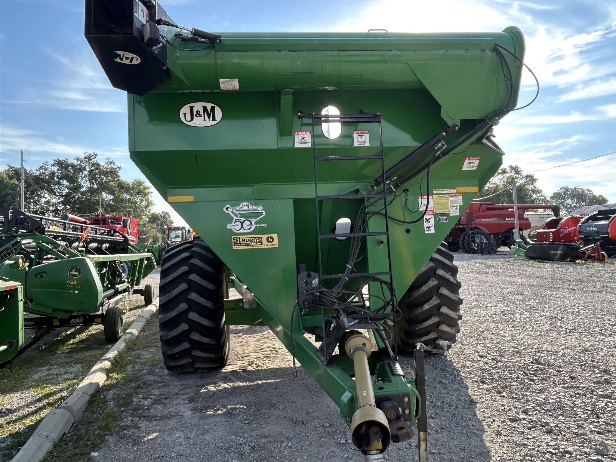 2010 J&M 750-18 Grain Cart