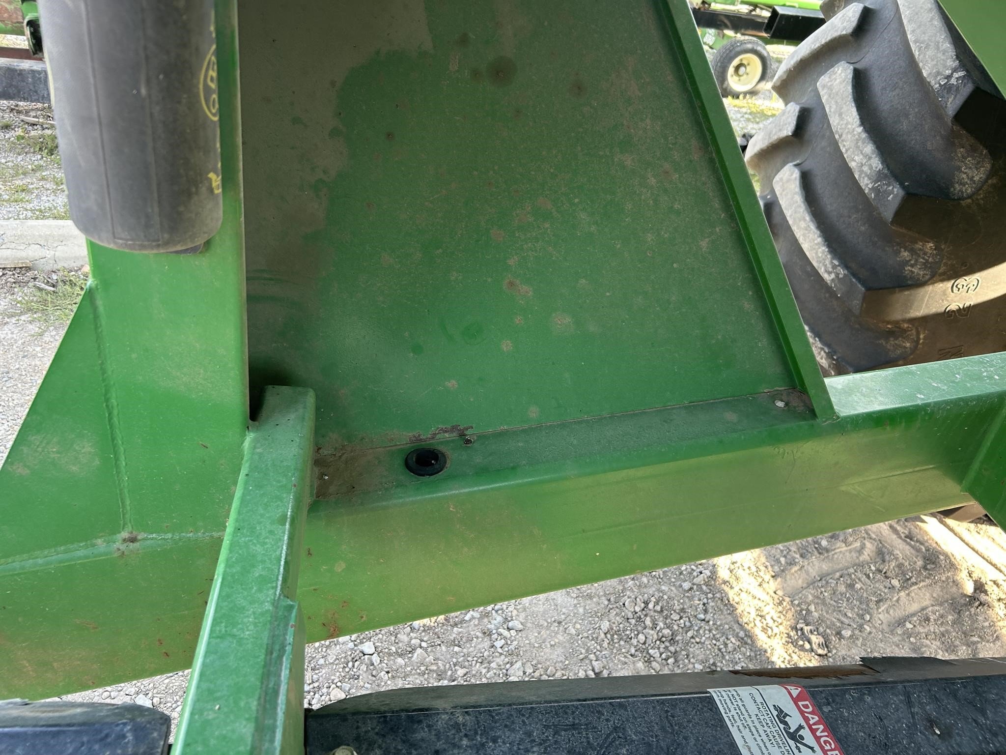 2010 J&M 750-18 Grain Cart