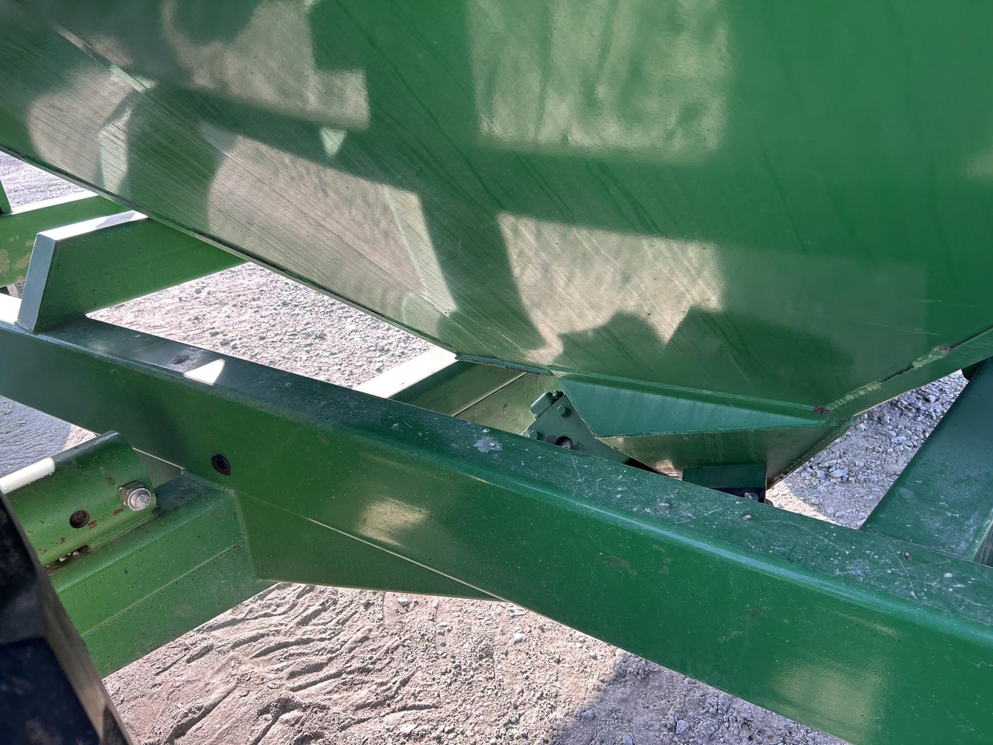 2010 J&M 750-18 Grain Cart