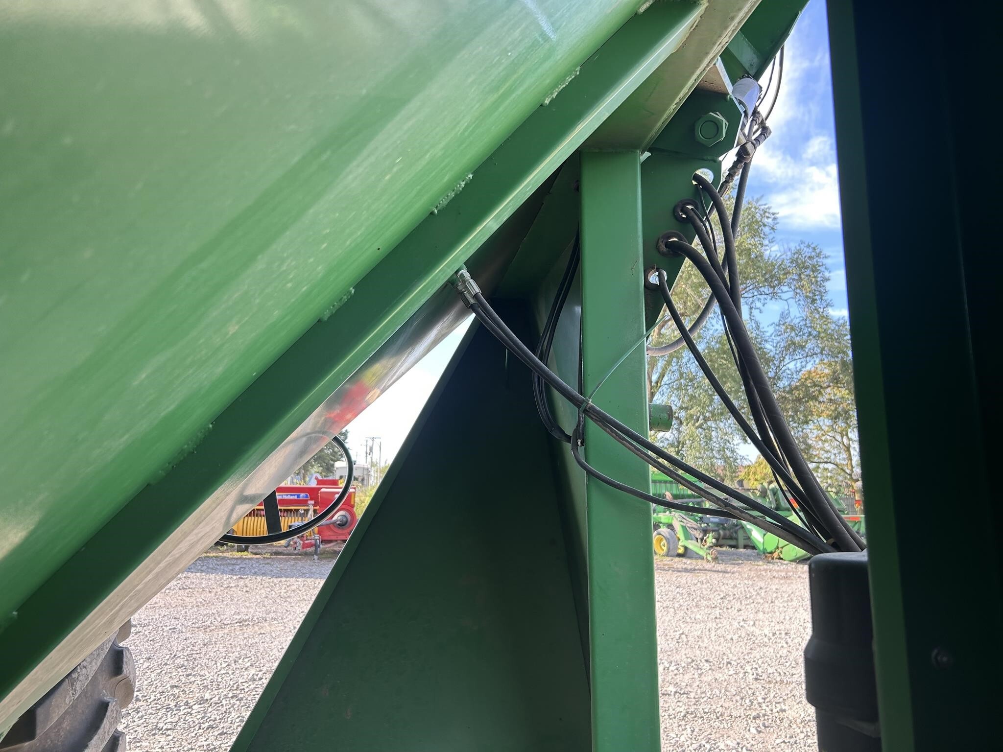 2010 J&M 750-18 Grain Cart