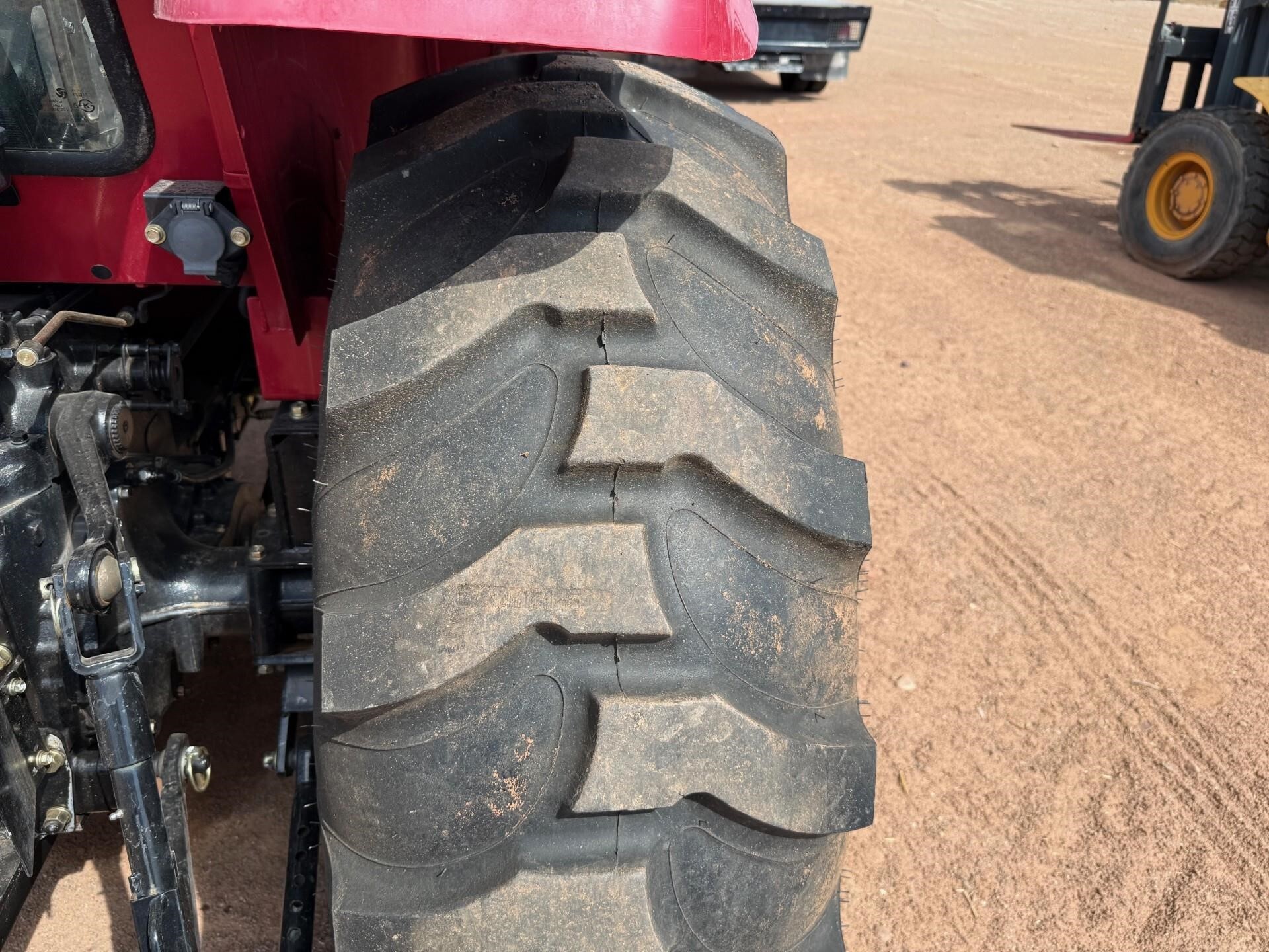2019 Mahindra 2655 HST Tractor