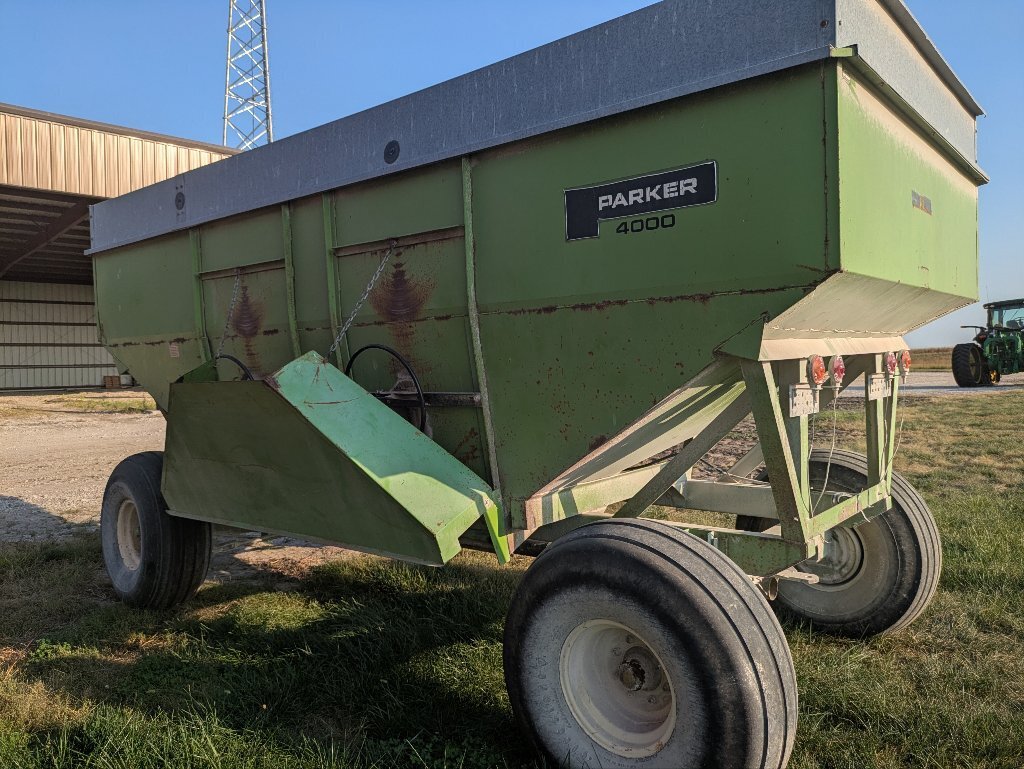1980 Parker 4000 Gravity Wagon