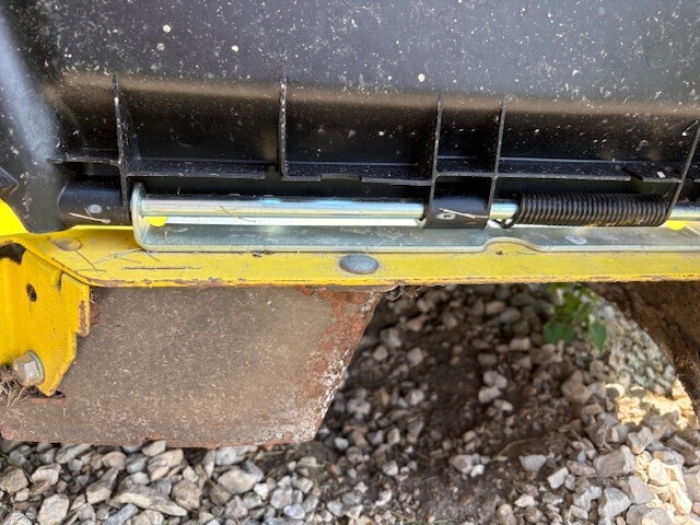 2019 John Deere X734 Lawn Mower