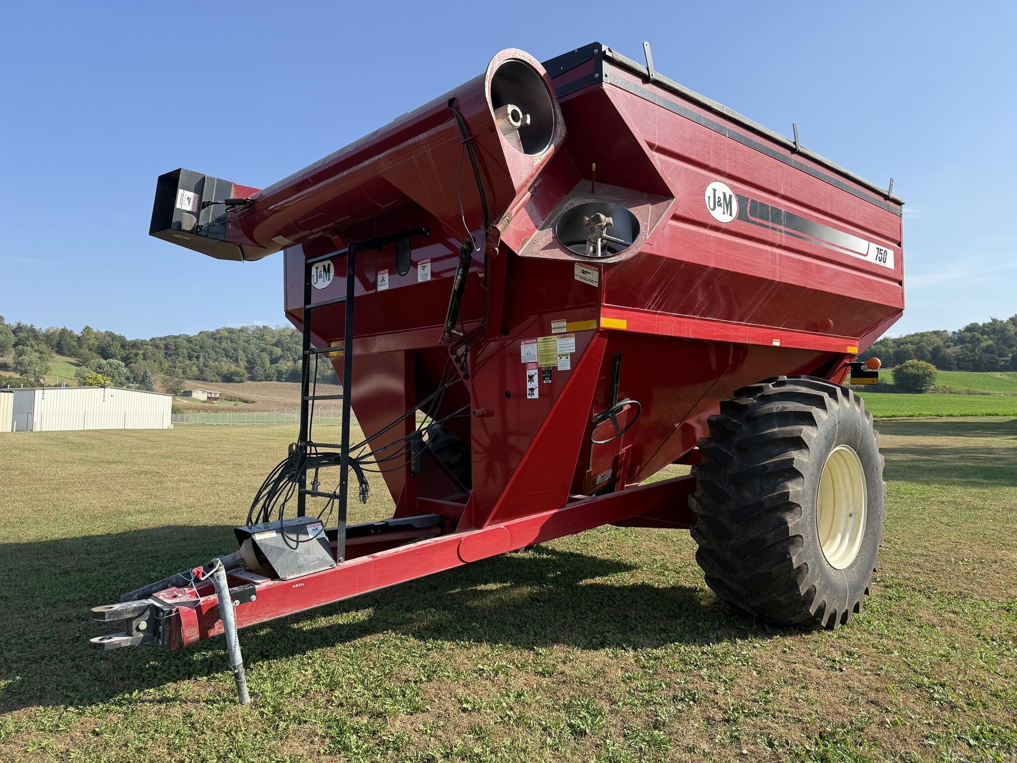  J&M 750-18 Grain Cart