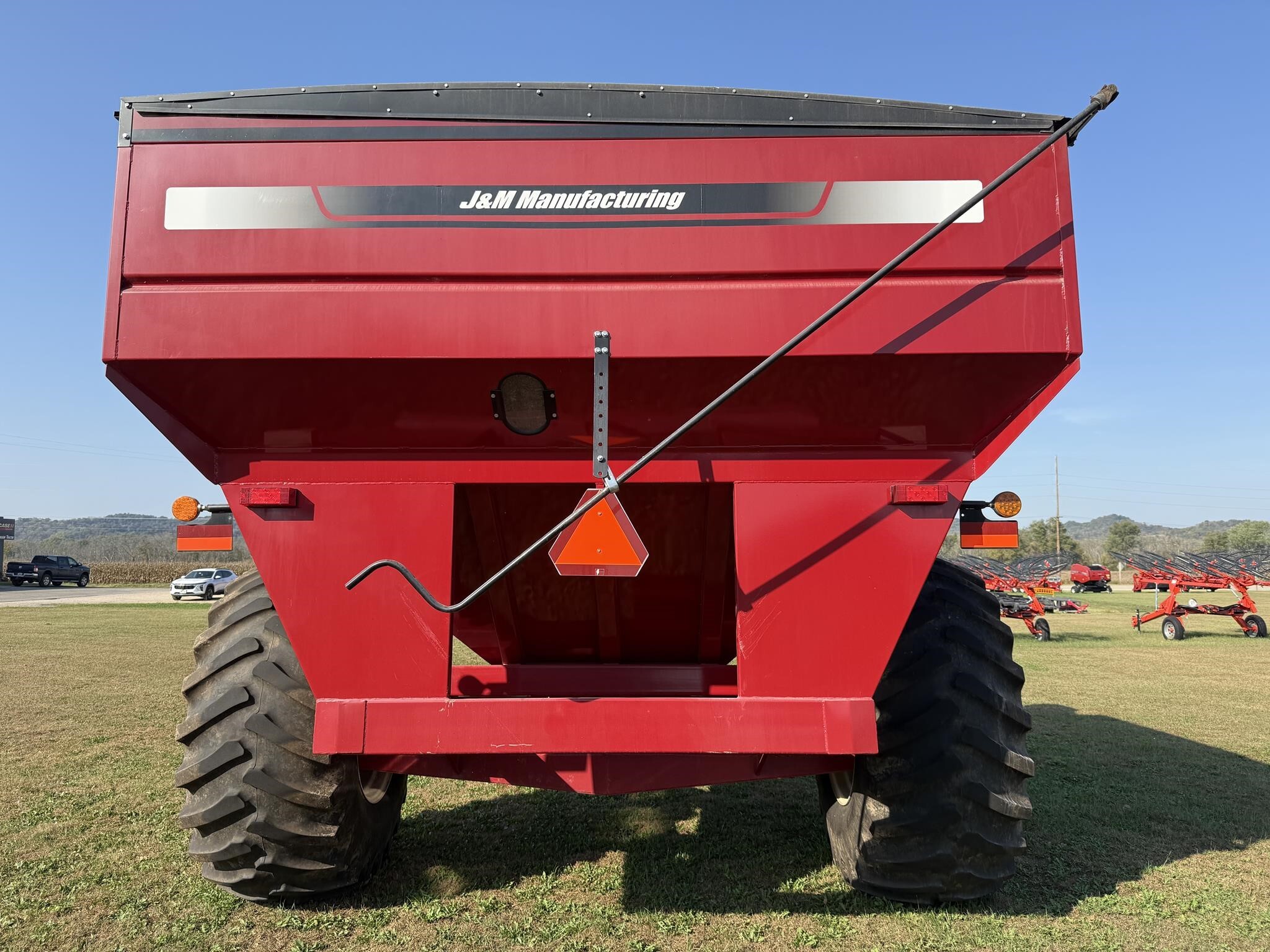  J&M 750-18 Grain Cart