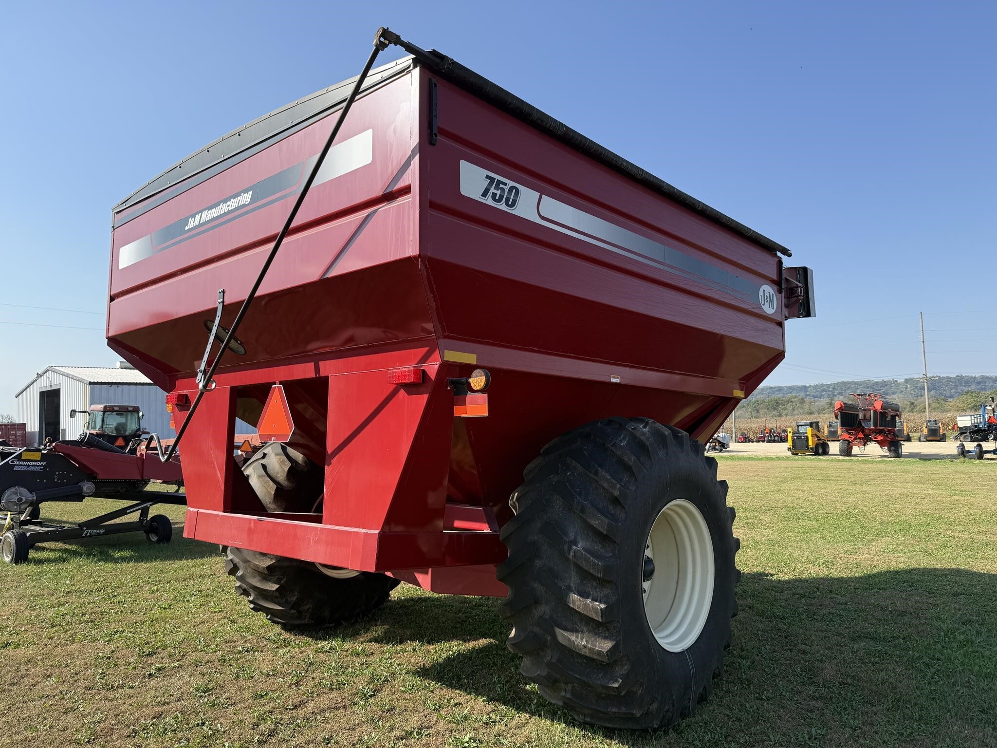  J&M 750-18 Grain Cart
