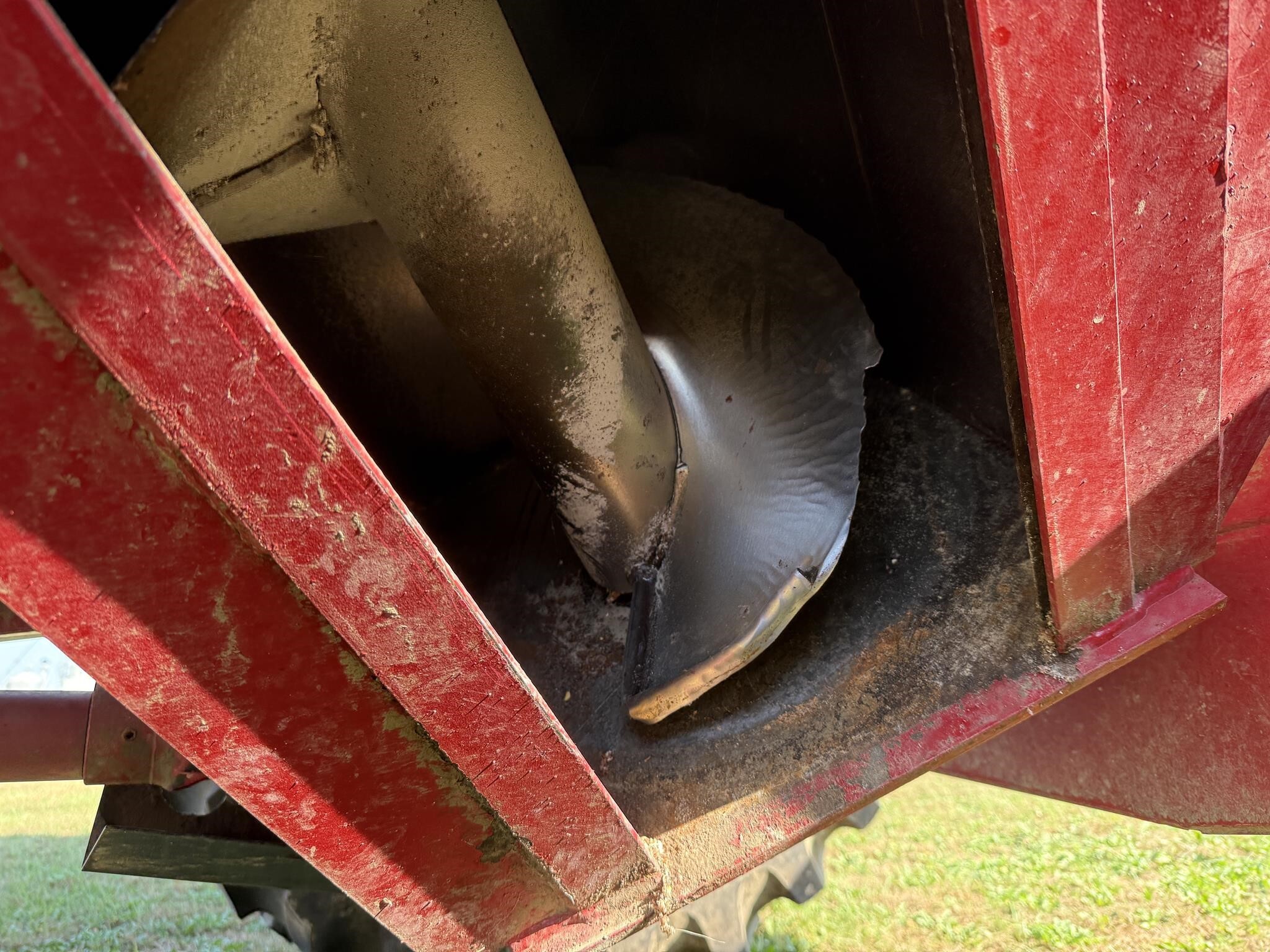  J&M 750-18 Grain Cart
