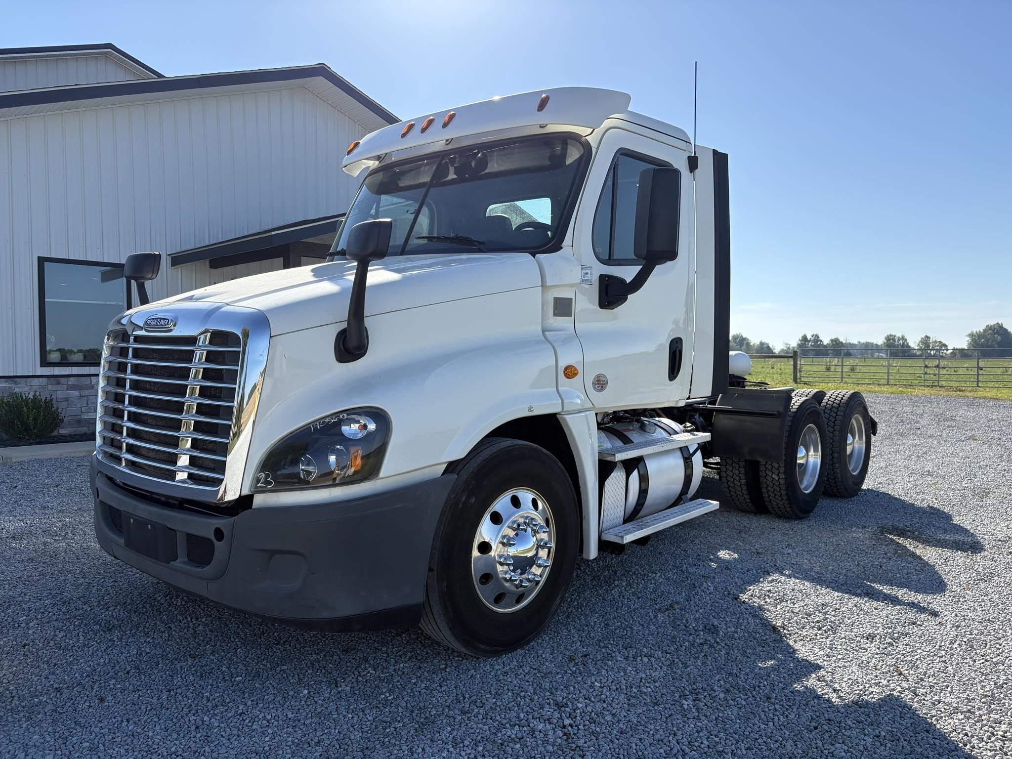 2018 Freightliner Cascadia 125 Semi Trucks/Trailer