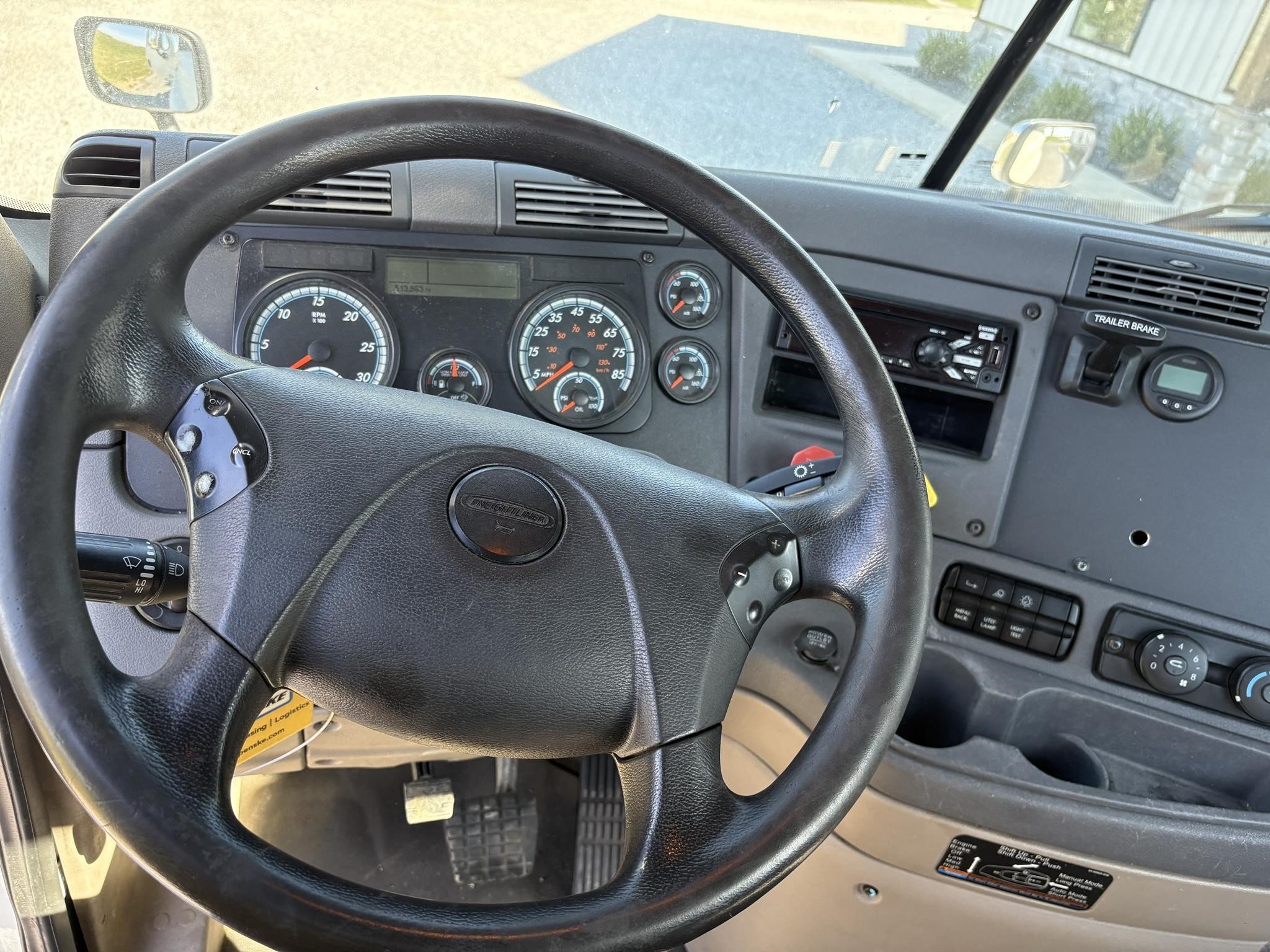 2018 Freightliner Cascadia 125 Semi Trucks/Trailer