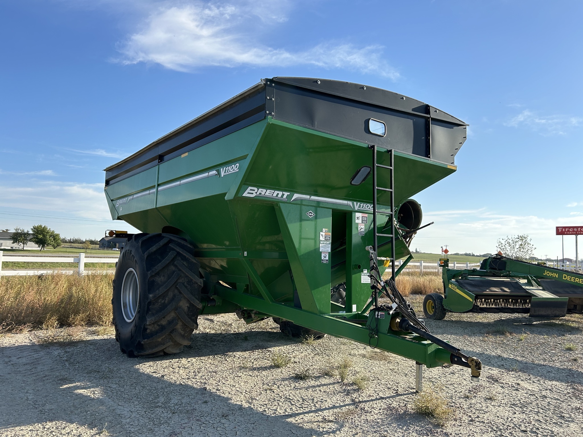 2019 Brent V1100 Grain Cart