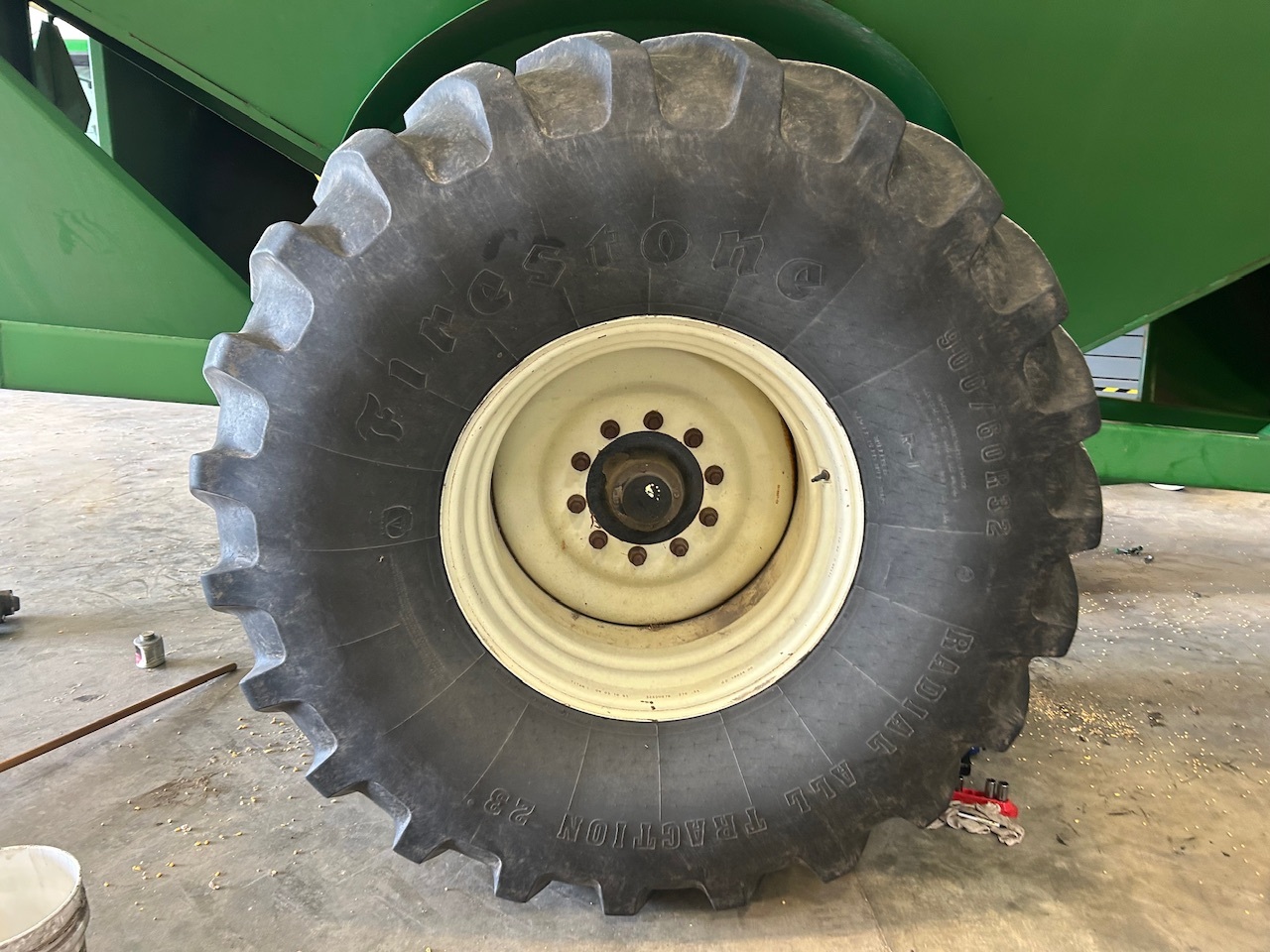 2010 J&M 1000-20 Grain Cart
