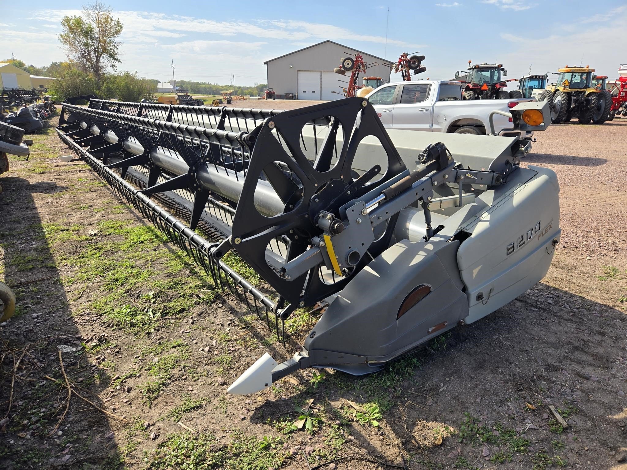 2011 Gleaner 8200 Platform