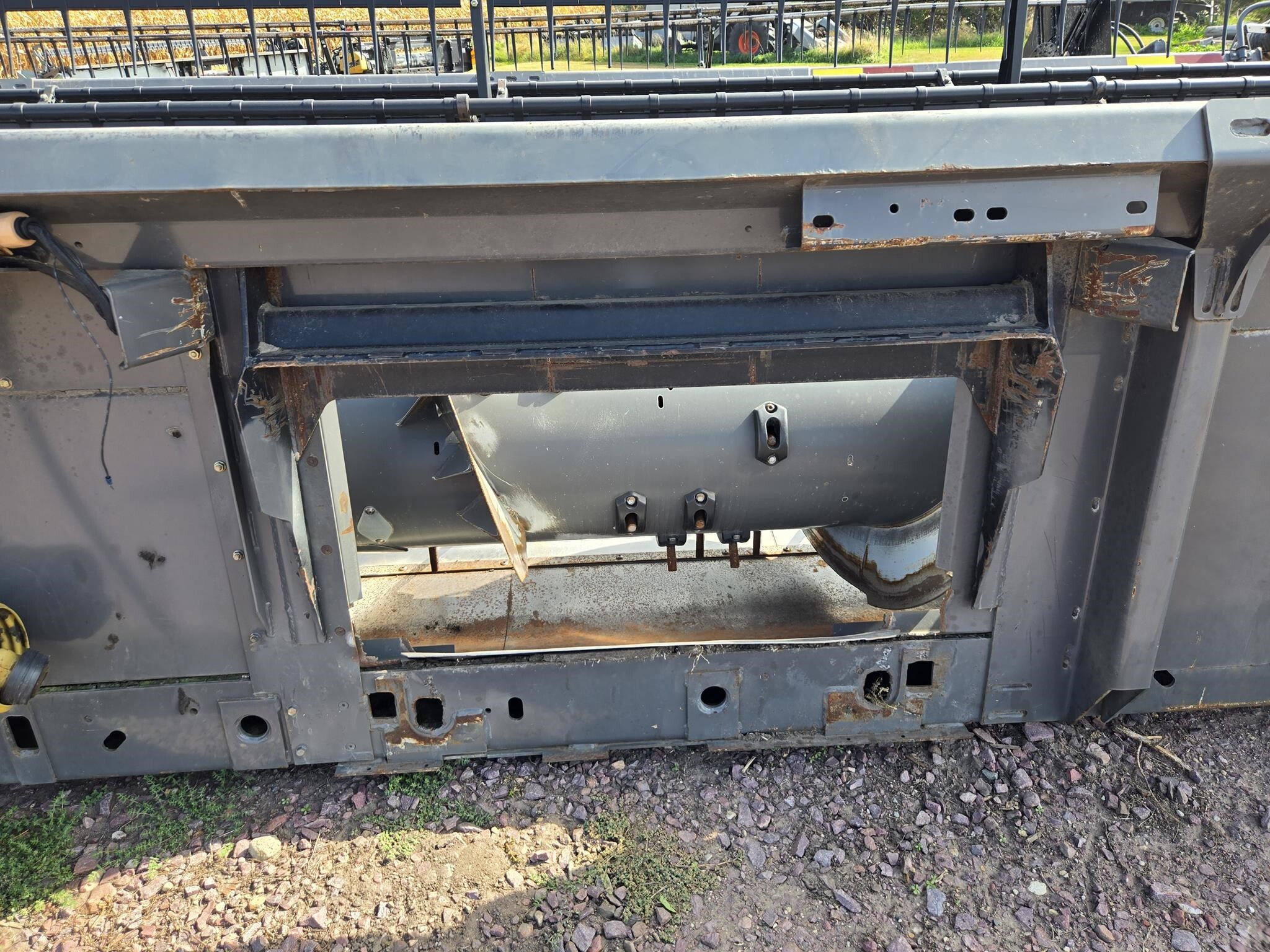 2011 Gleaner 8200 Platform