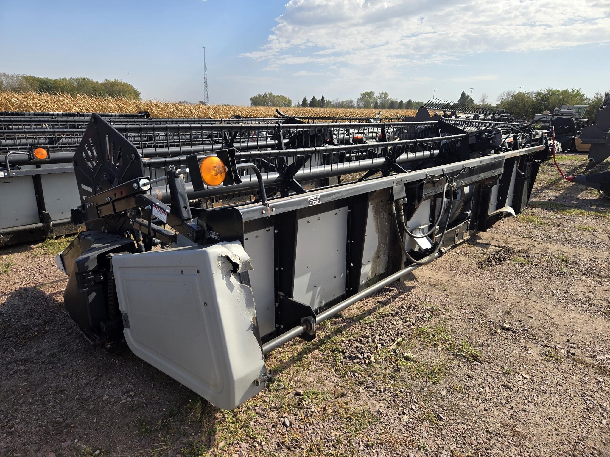 1998 Gleaner 820 Platform
