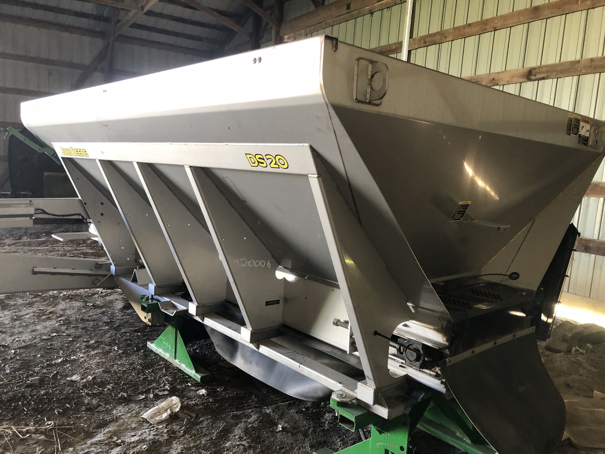 2022 John Deere DS20 Self-Propelled Fertilizer Spreader