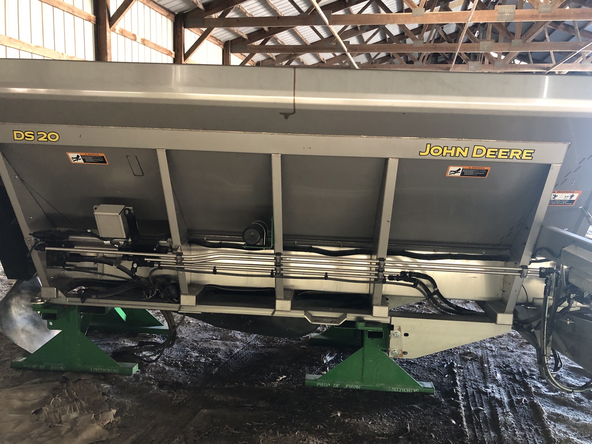 2022 John Deere DS20 Self-Propelled Fertilizer Spreader