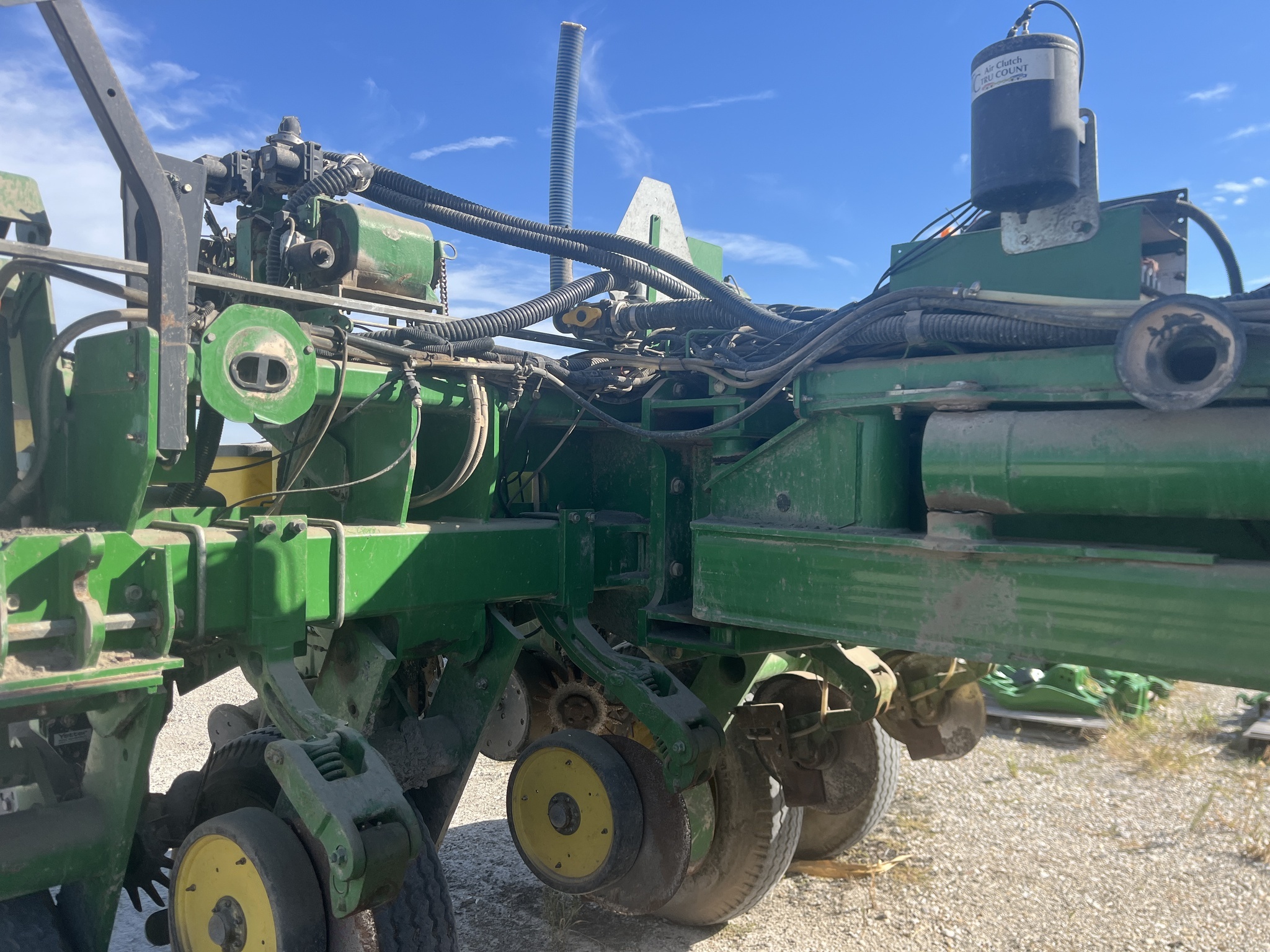 2004 John Deere 1770NT Planter