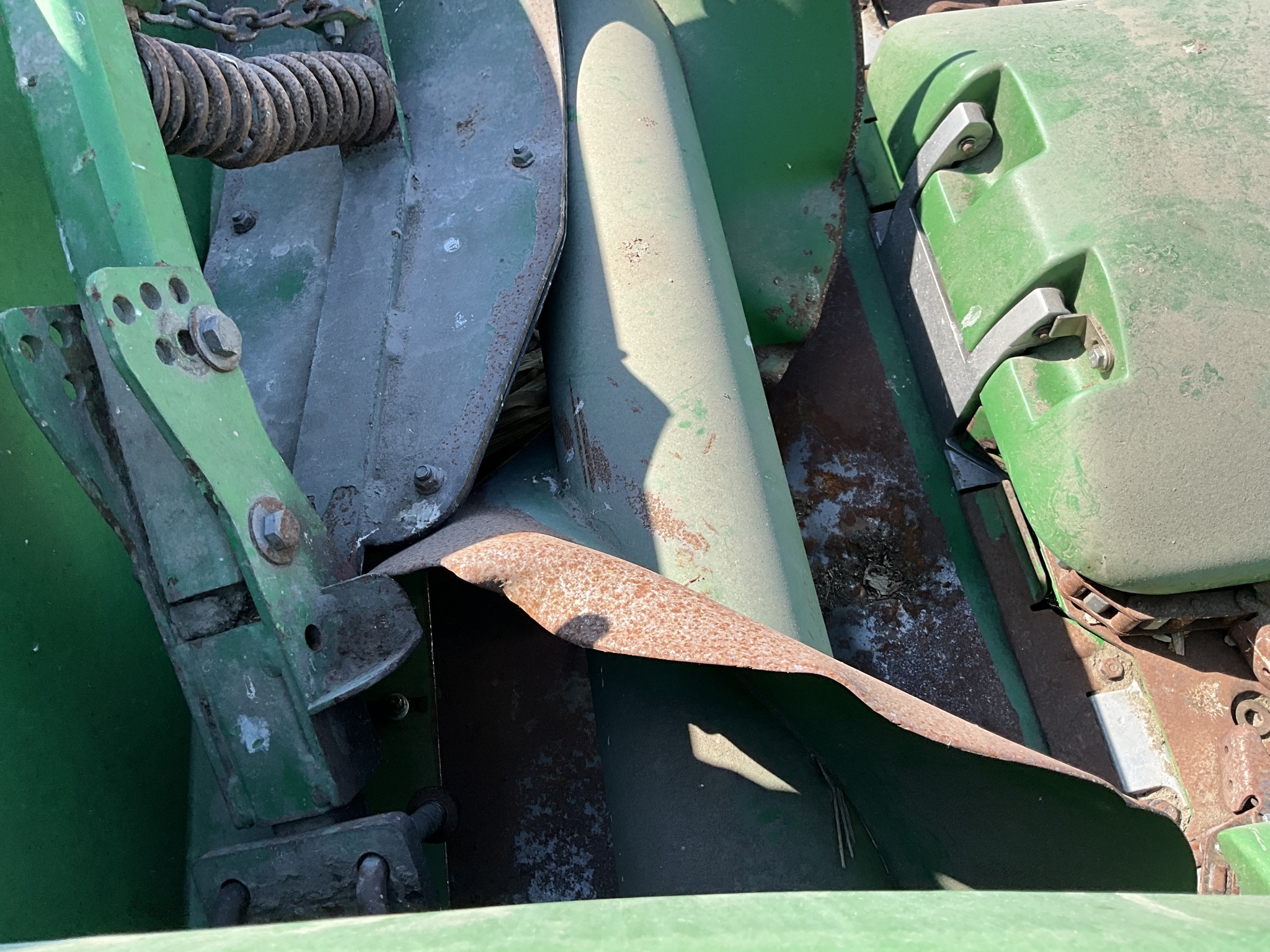 2010 John Deere 608C Corn Head