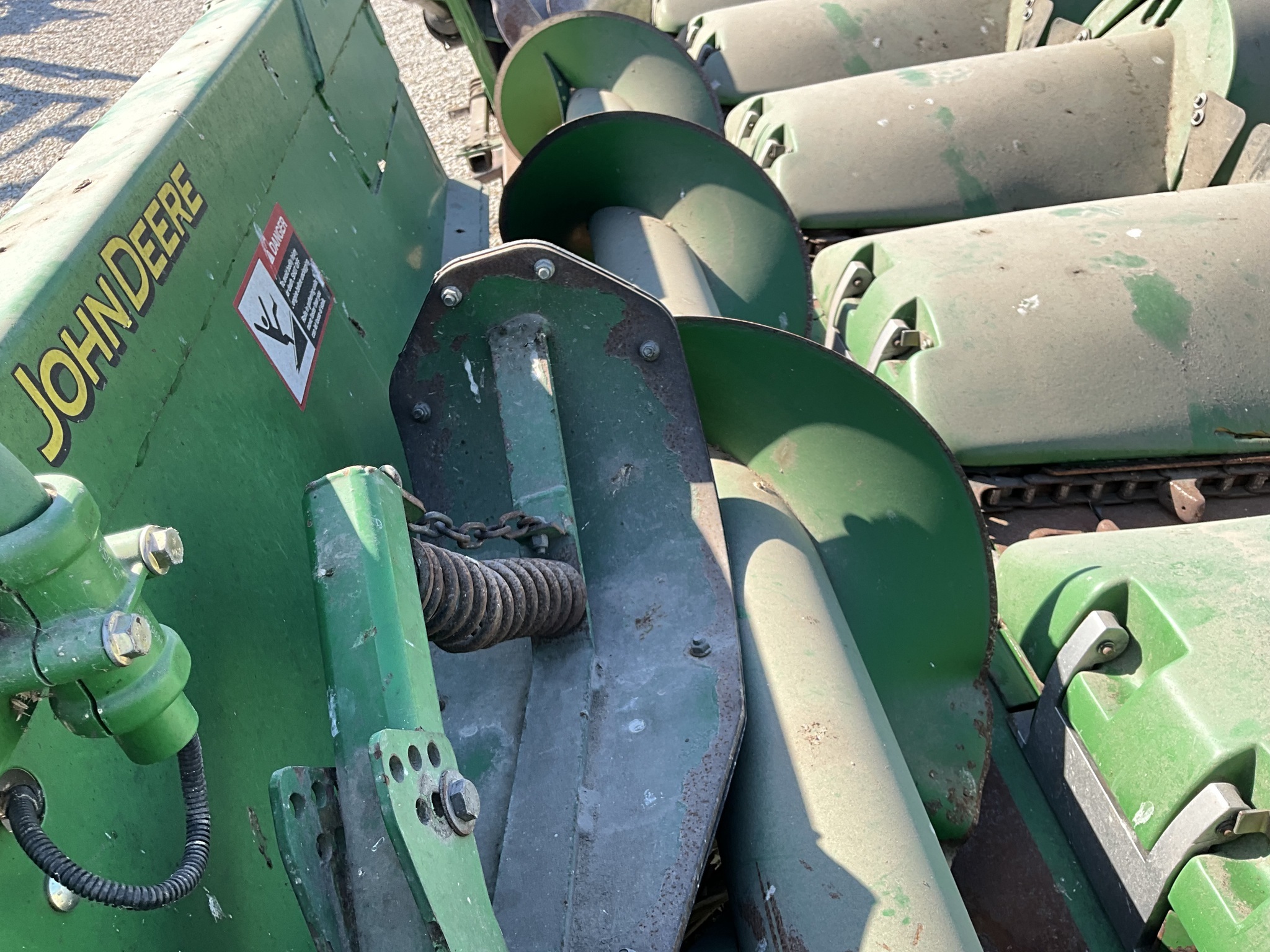 2010 John Deere 608C Corn Head