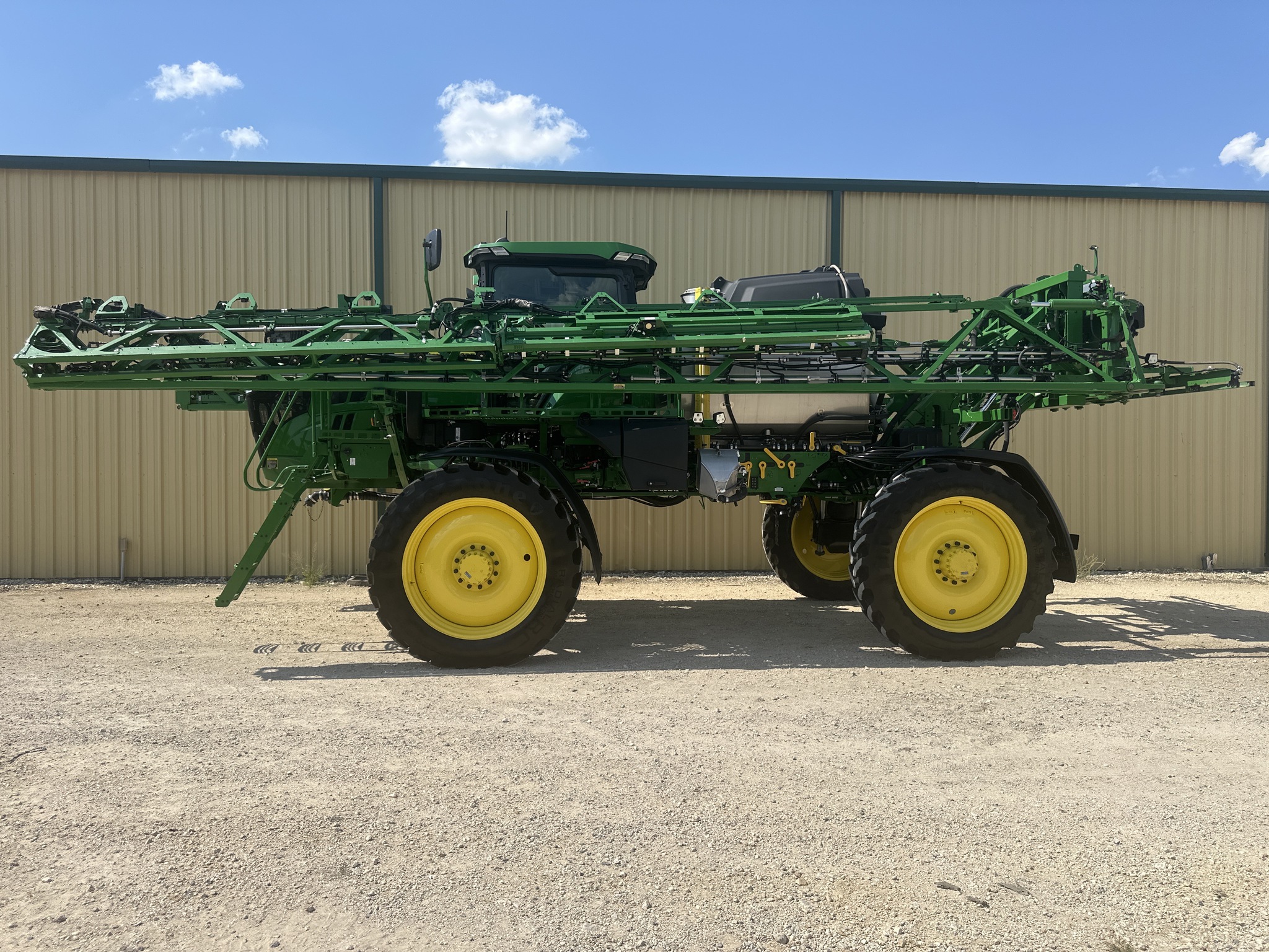 2025 John Deere 412R Self-Propelled Sprayer