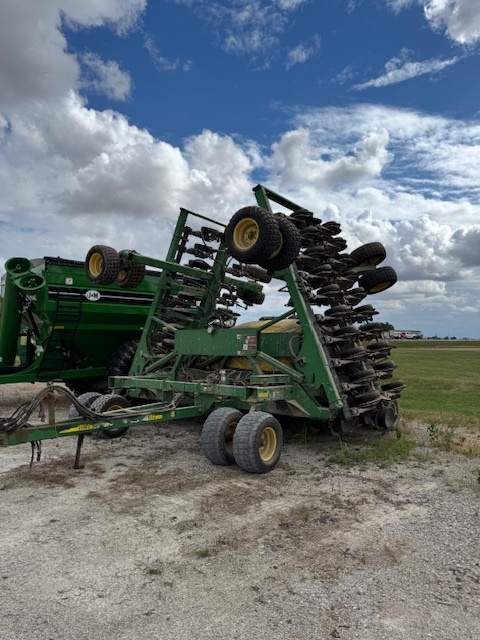 2005 John Deere 1890 Air Seeder
