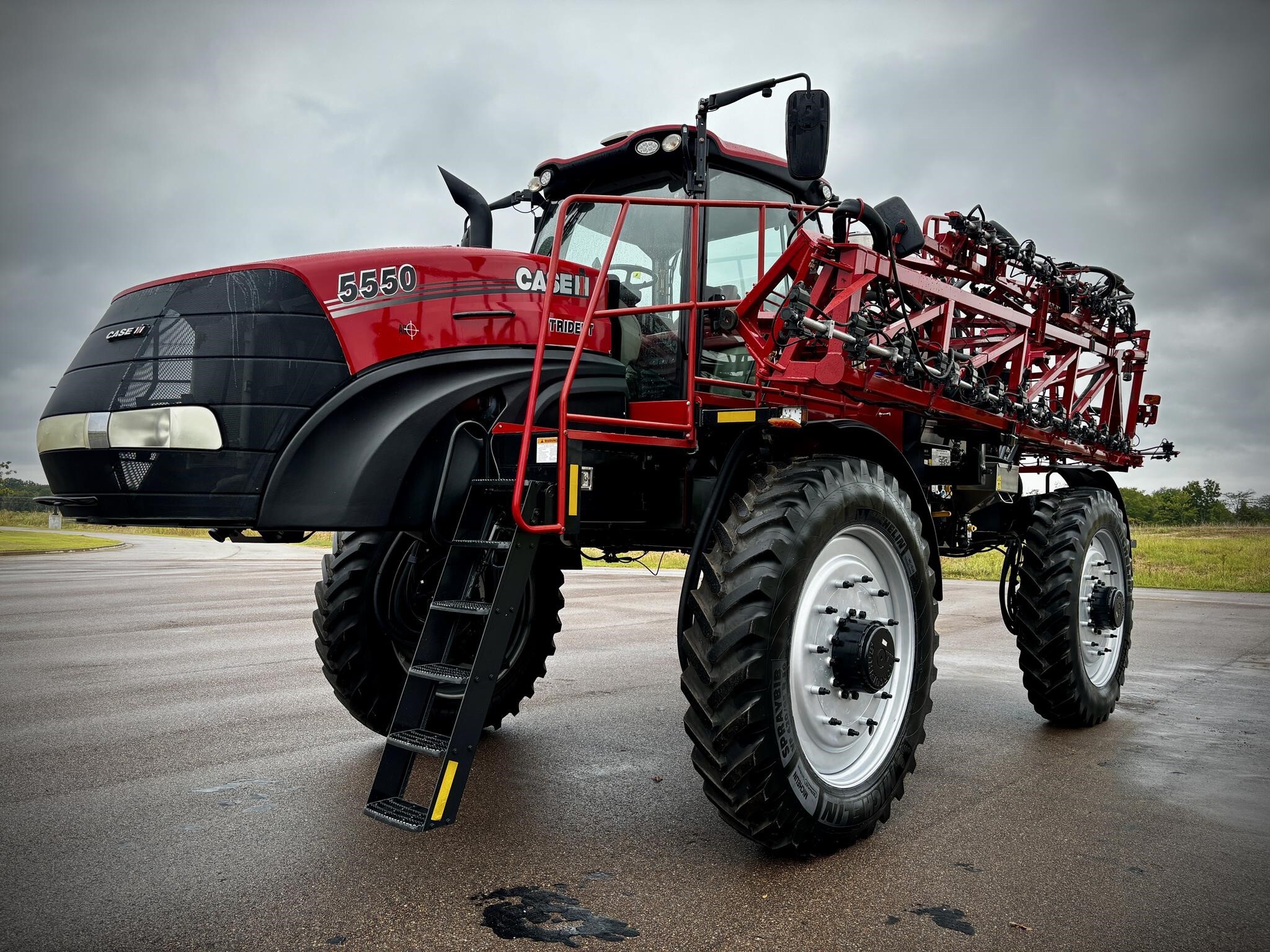2019 Case IH TRIDENT 5550 Self-Propelled Sprayer