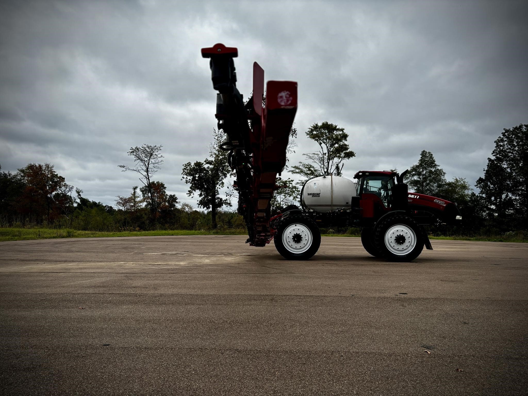 2019 Case IH TRIDENT 5550 Self-Propelled Sprayer