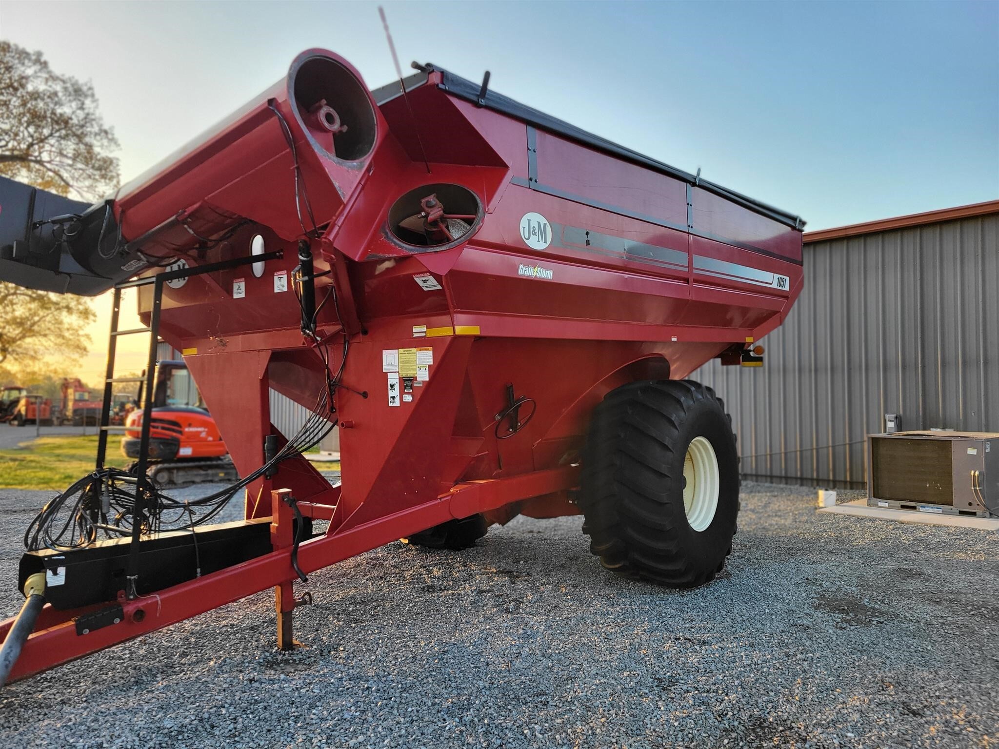 2012 J&M 1051-22S Grain Cart