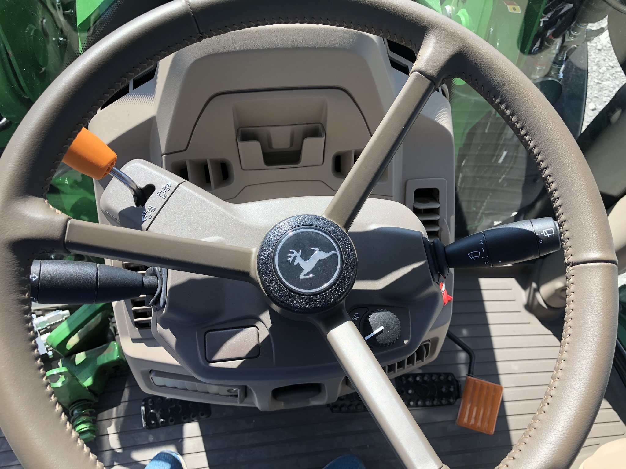 2024 John Deere 6R 195 Tractor