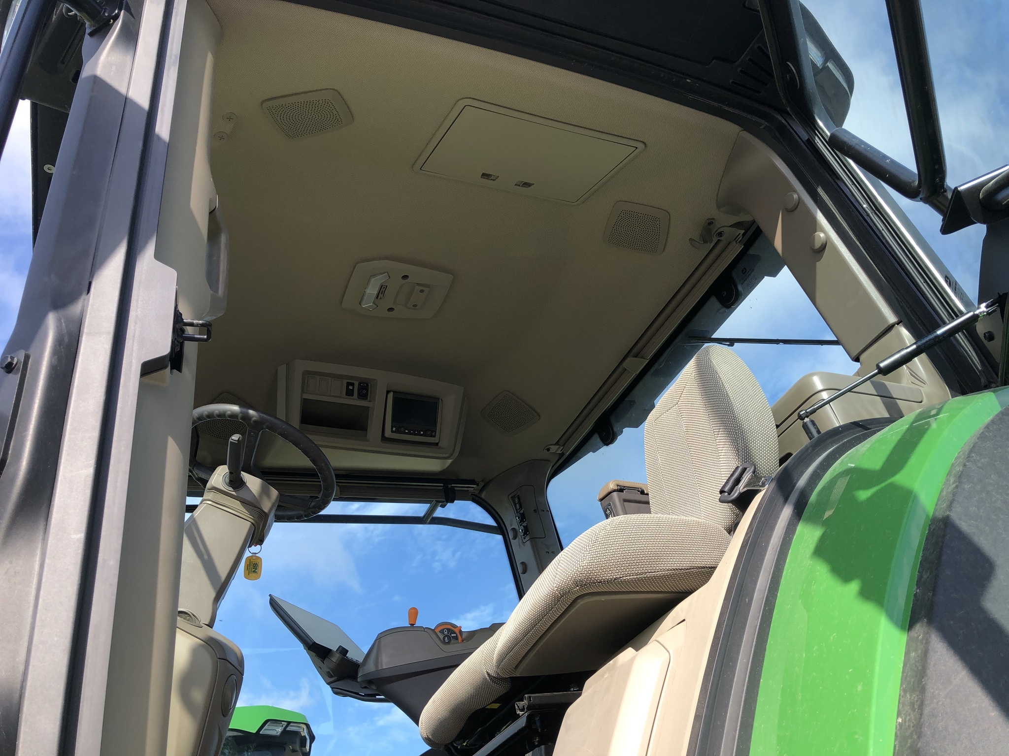 2024 John Deere 8R 250 Tractor