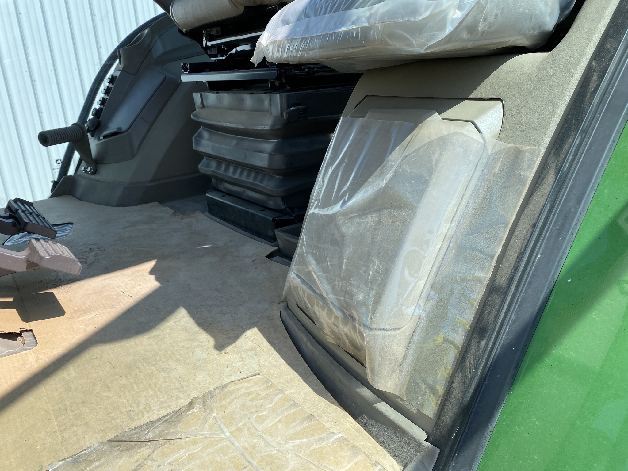 2024 John Deere 8R 370 Tractor