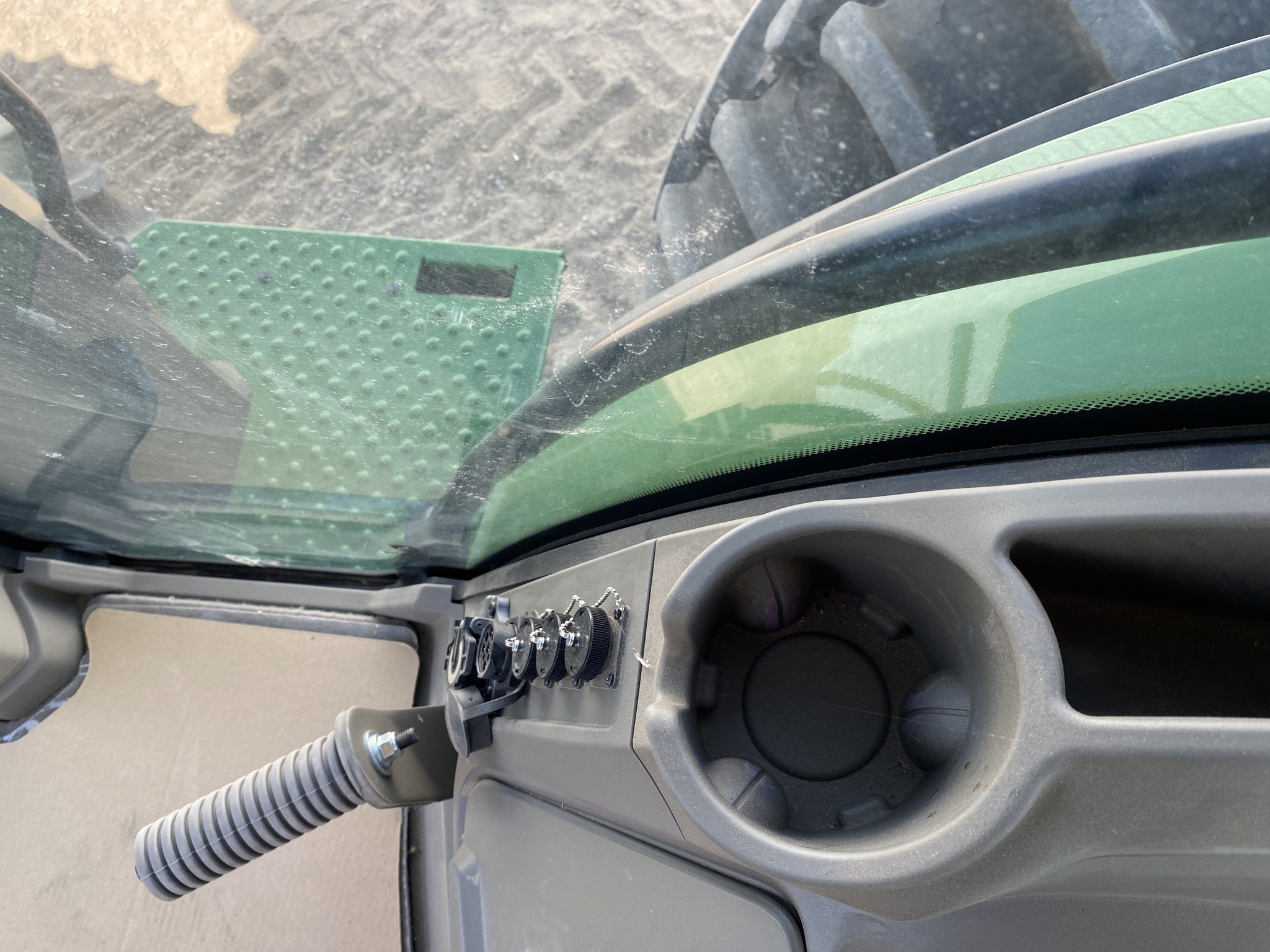 2024 John Deere 8R 370 Tractor