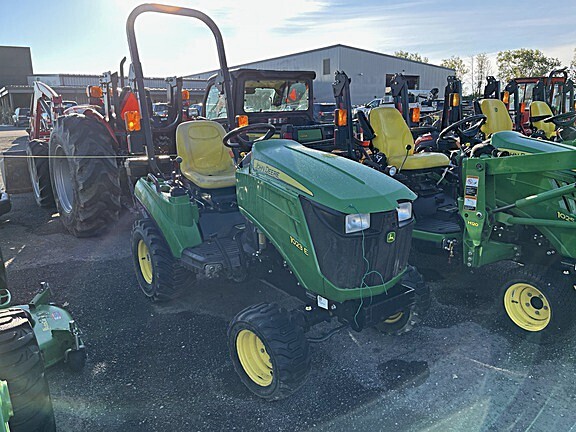 2017 John Deere 1023E Tractor