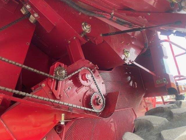 2004 Case IH 2388 Combine